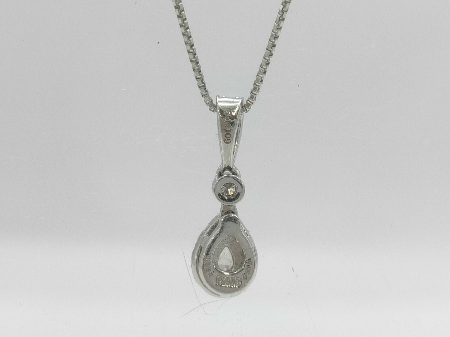 0.10ct Pink Diamond, 0.51ct Colorless Diamond, Pt900/850, 2.5g Necklace