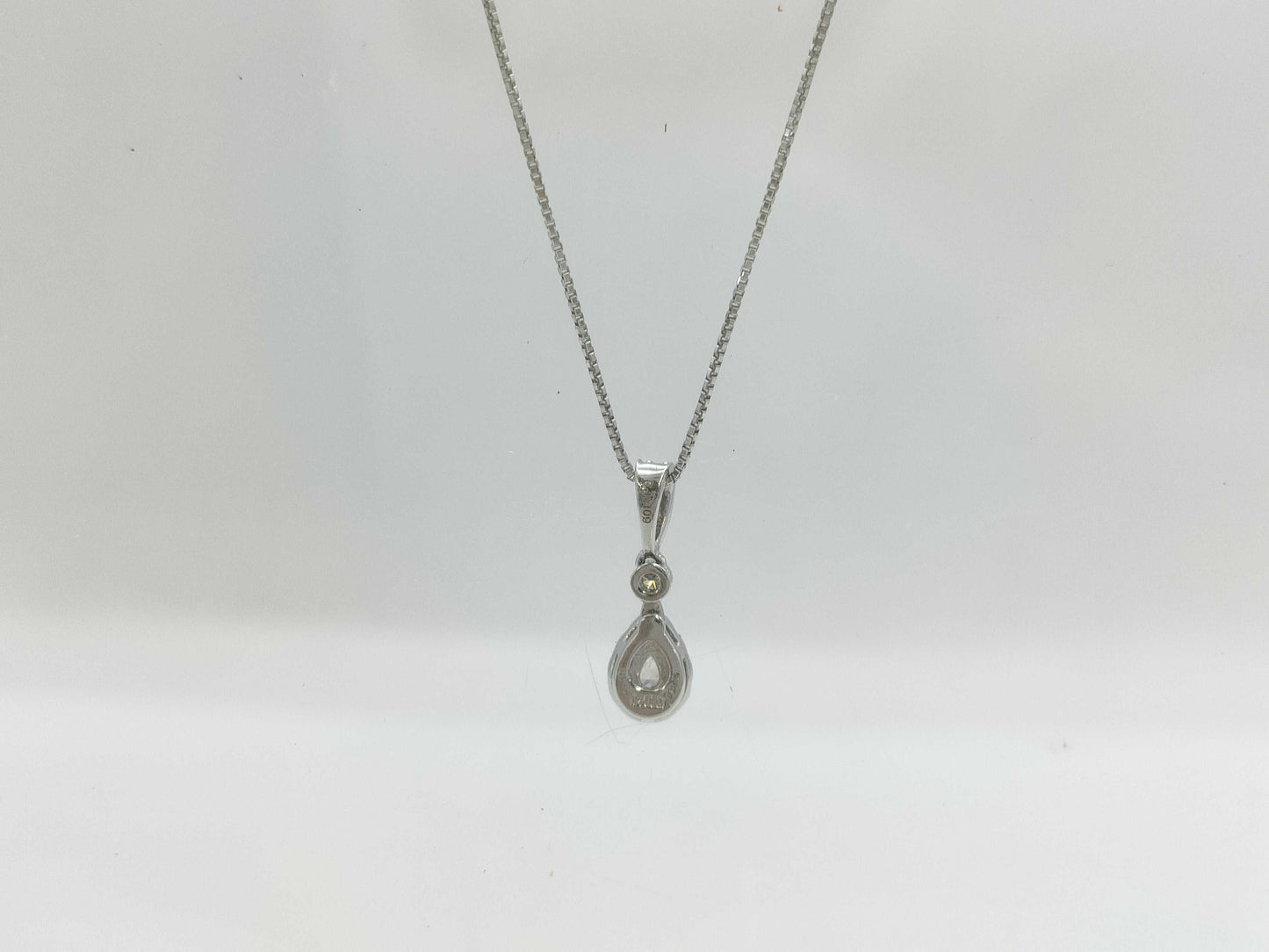 0.10ct Pink Diamond, 0.51ct Colorless Diamond, Pt900/850, 2.5g Necklace