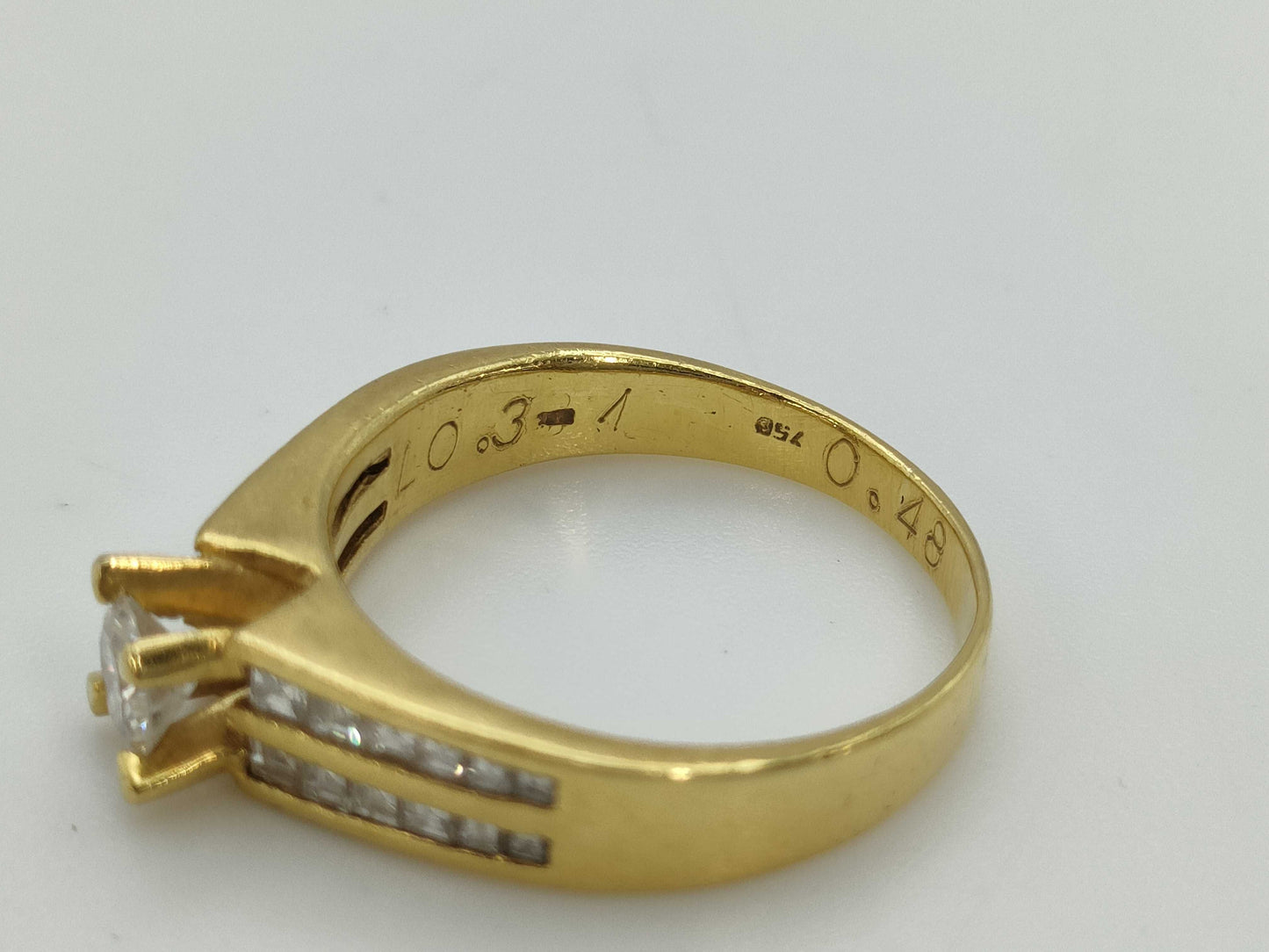 D0.34/0.48ct 750 5.2g Ring