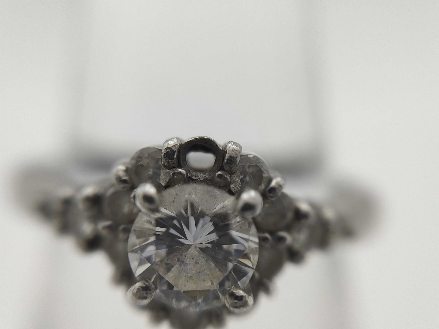 D0.388/0.27ct Pt900 3.9g Ring