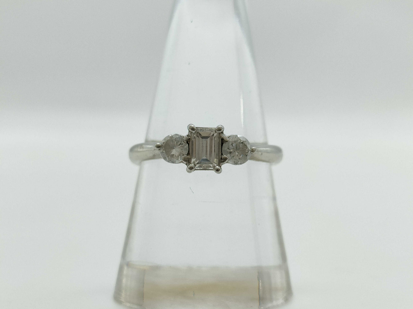 D0.333/0.36ct Pt900 4.0g Ring
