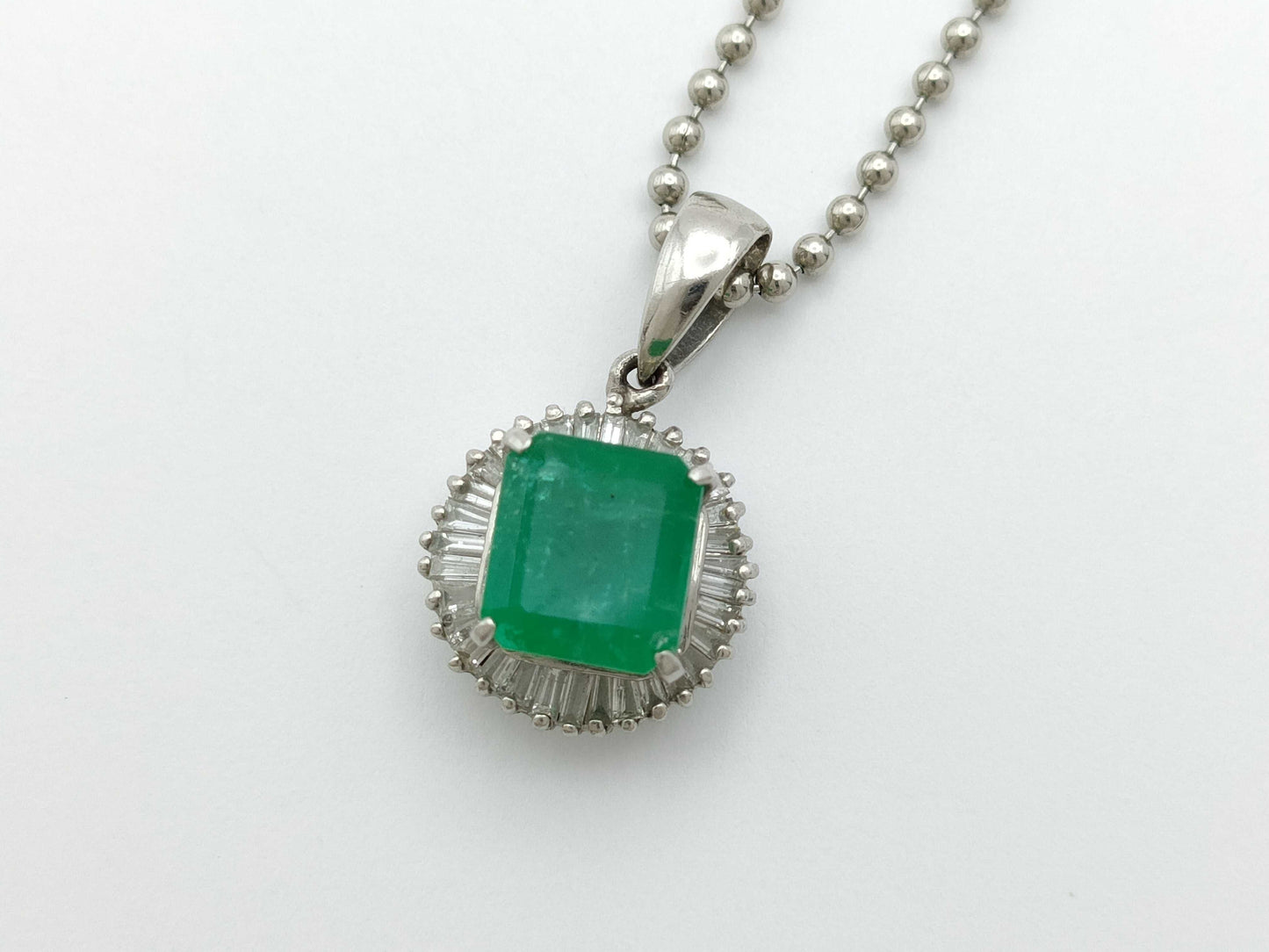 E2.02ct D0.36ct Pt900/850 7.8g Necklace
