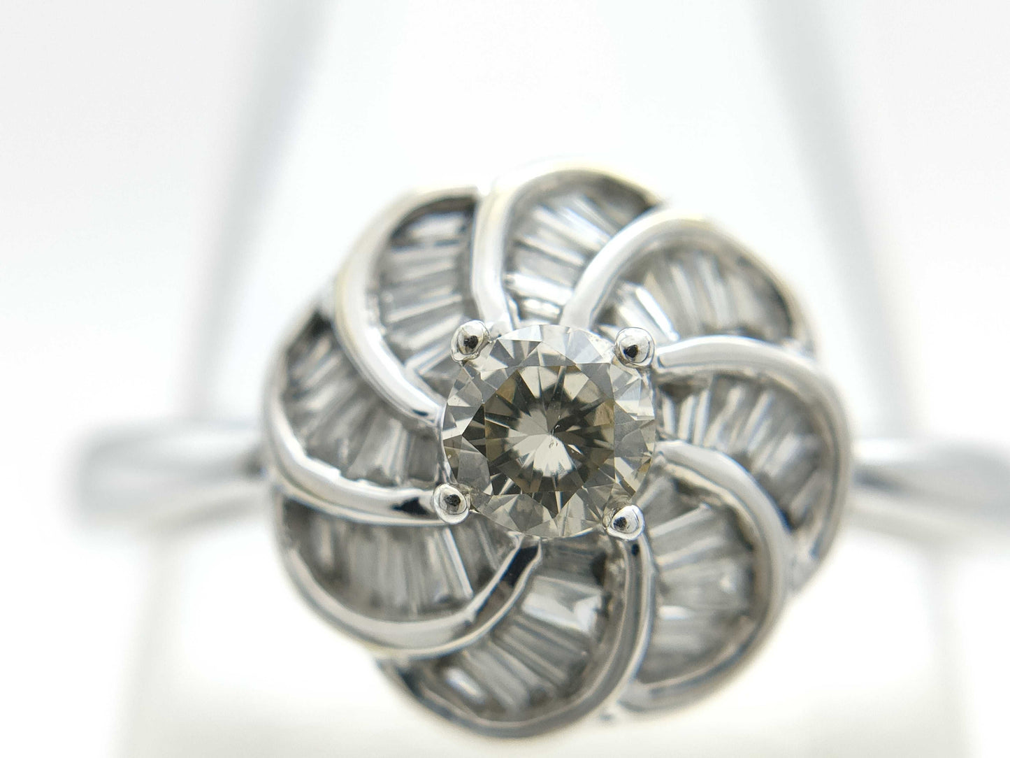Diamond K18WG 2.7g Ring