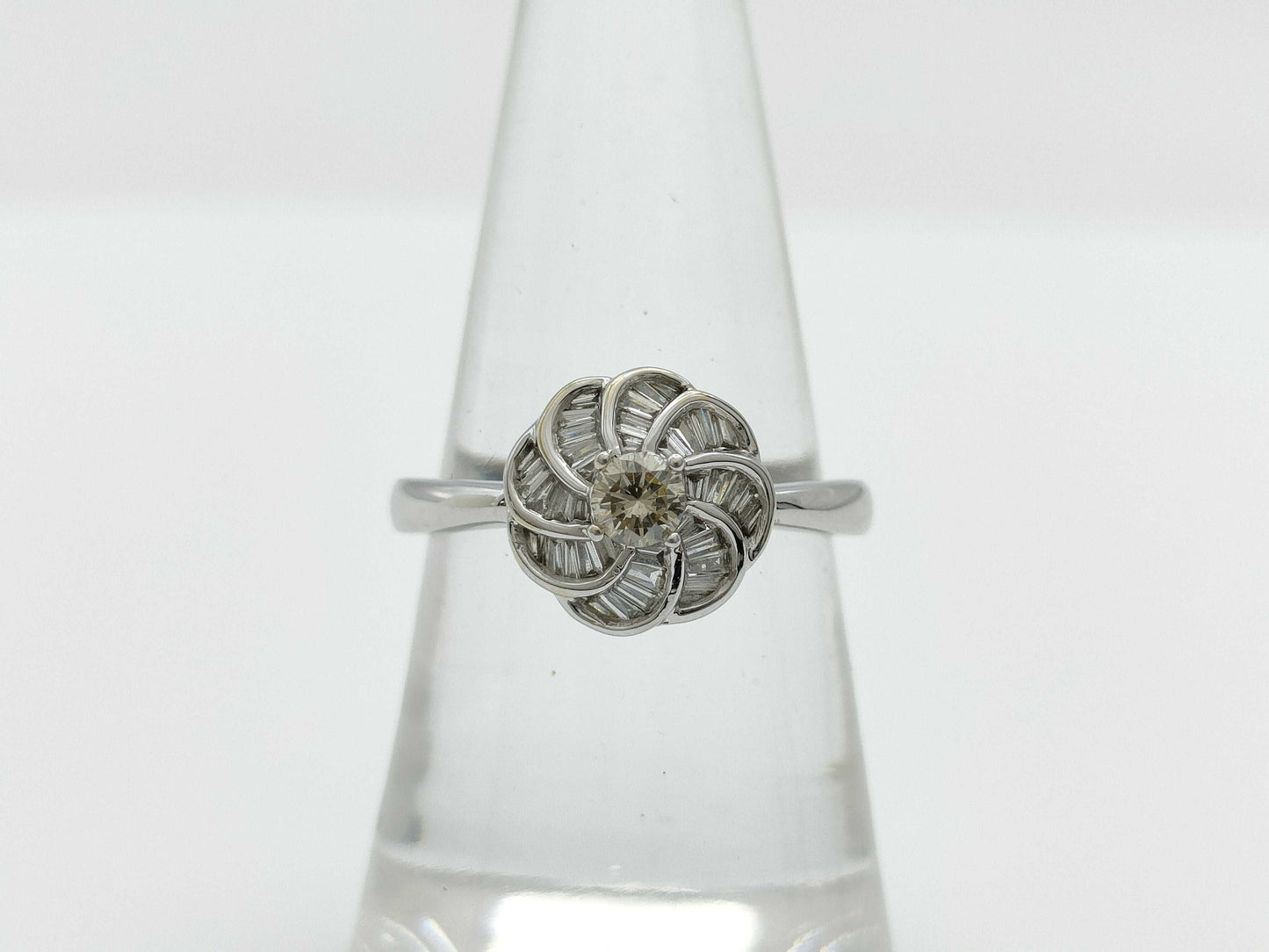 Diamond K18WG 2.7g Ring