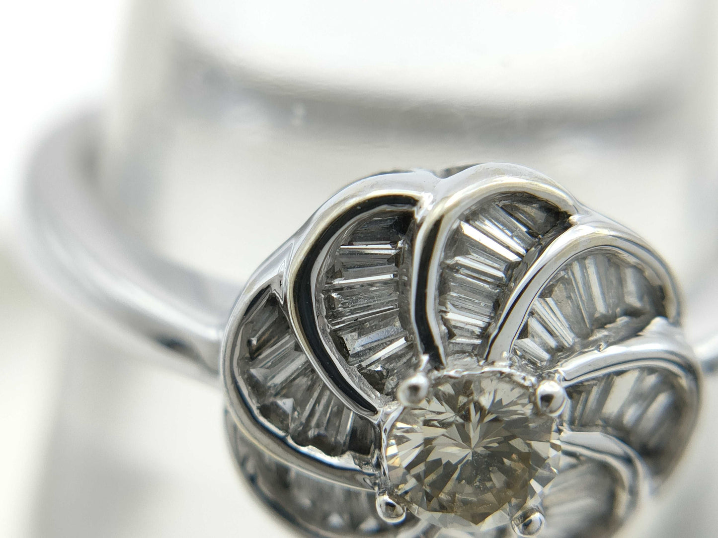 Diamond K18WG 2.7g Ring