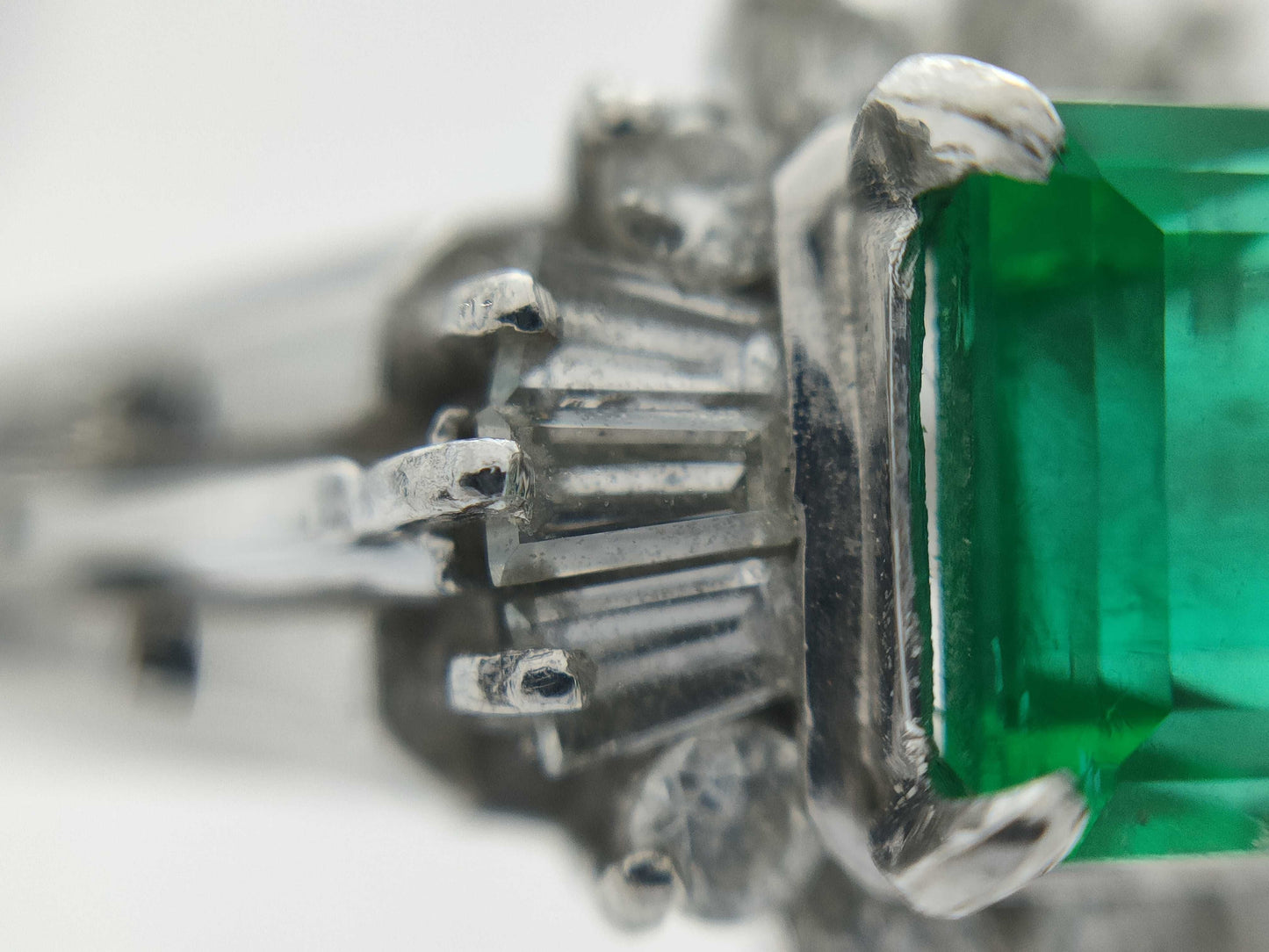 E0.64ct D0.29ct Pt900 4.3g Ring