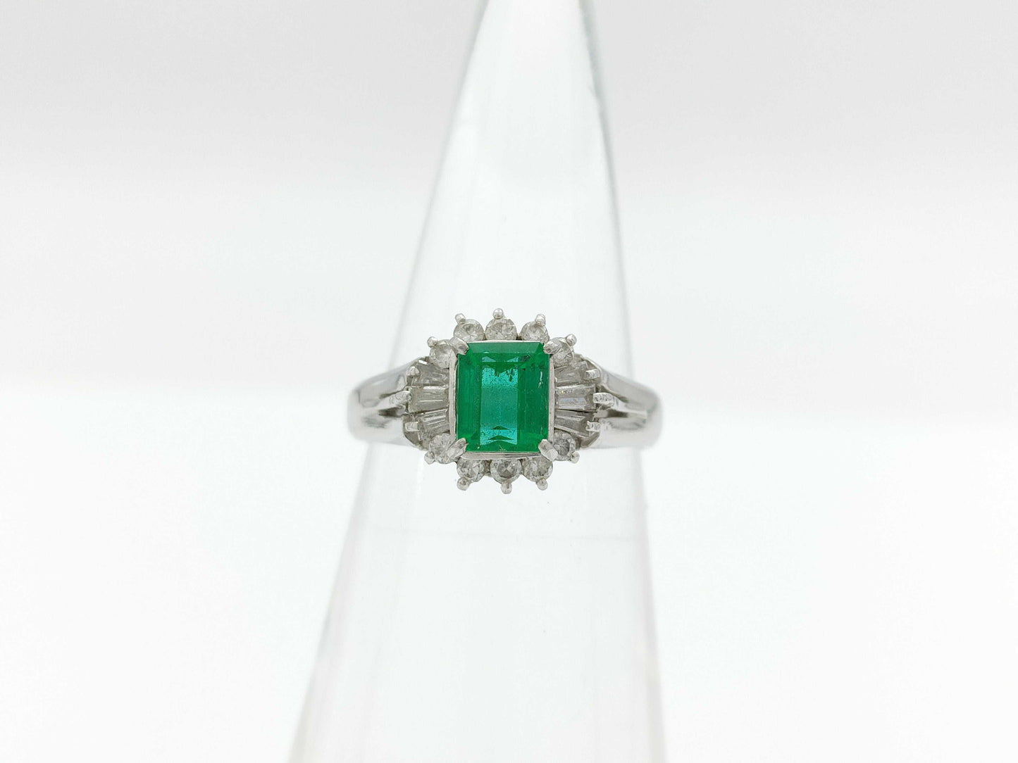 E0.64ct D0.29ct Pt900 4.3g Ring