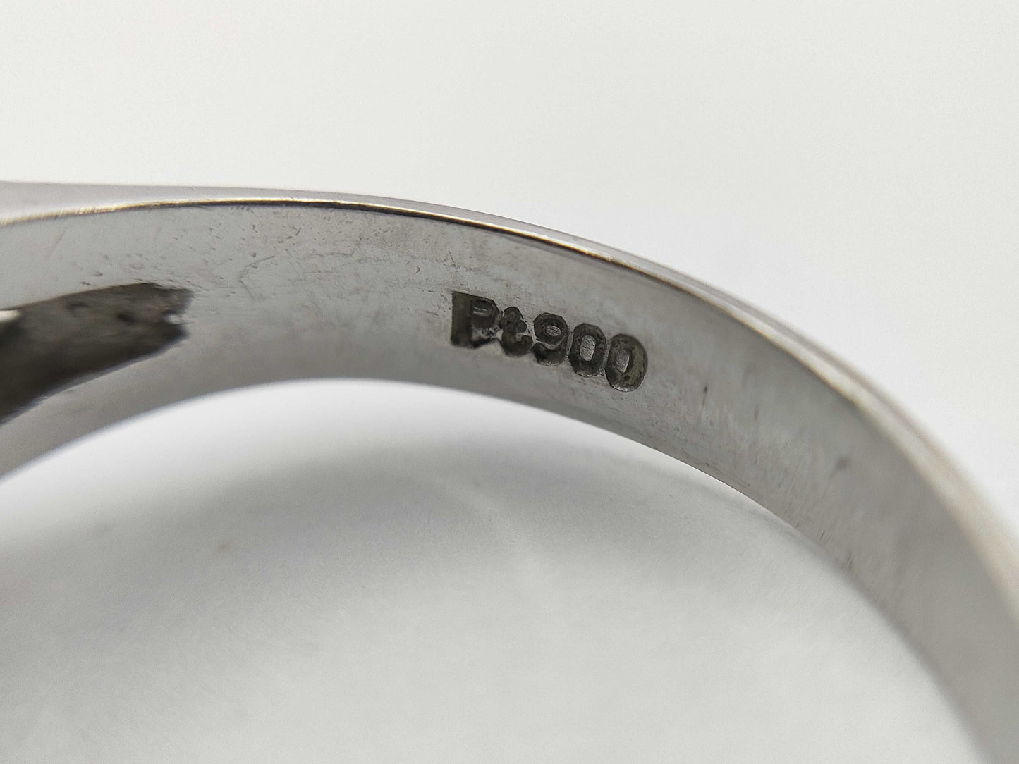E0.64ct D0.29ct Pt900 4.3g Ring