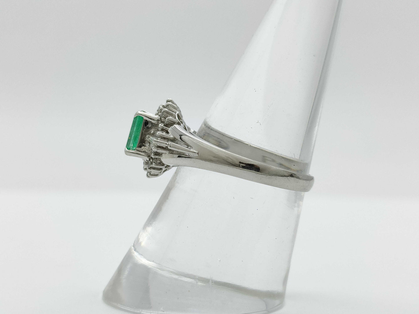 E0.83ct D0.27ct Pt900 5.4g Ring
