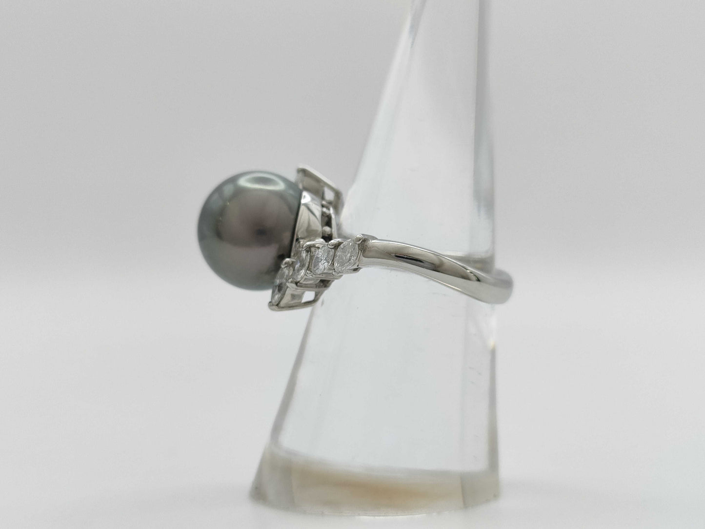 Black South Sea Pearl Ring, approx. 11.8mm diameter, 0.48ct, 8.1g, PT900