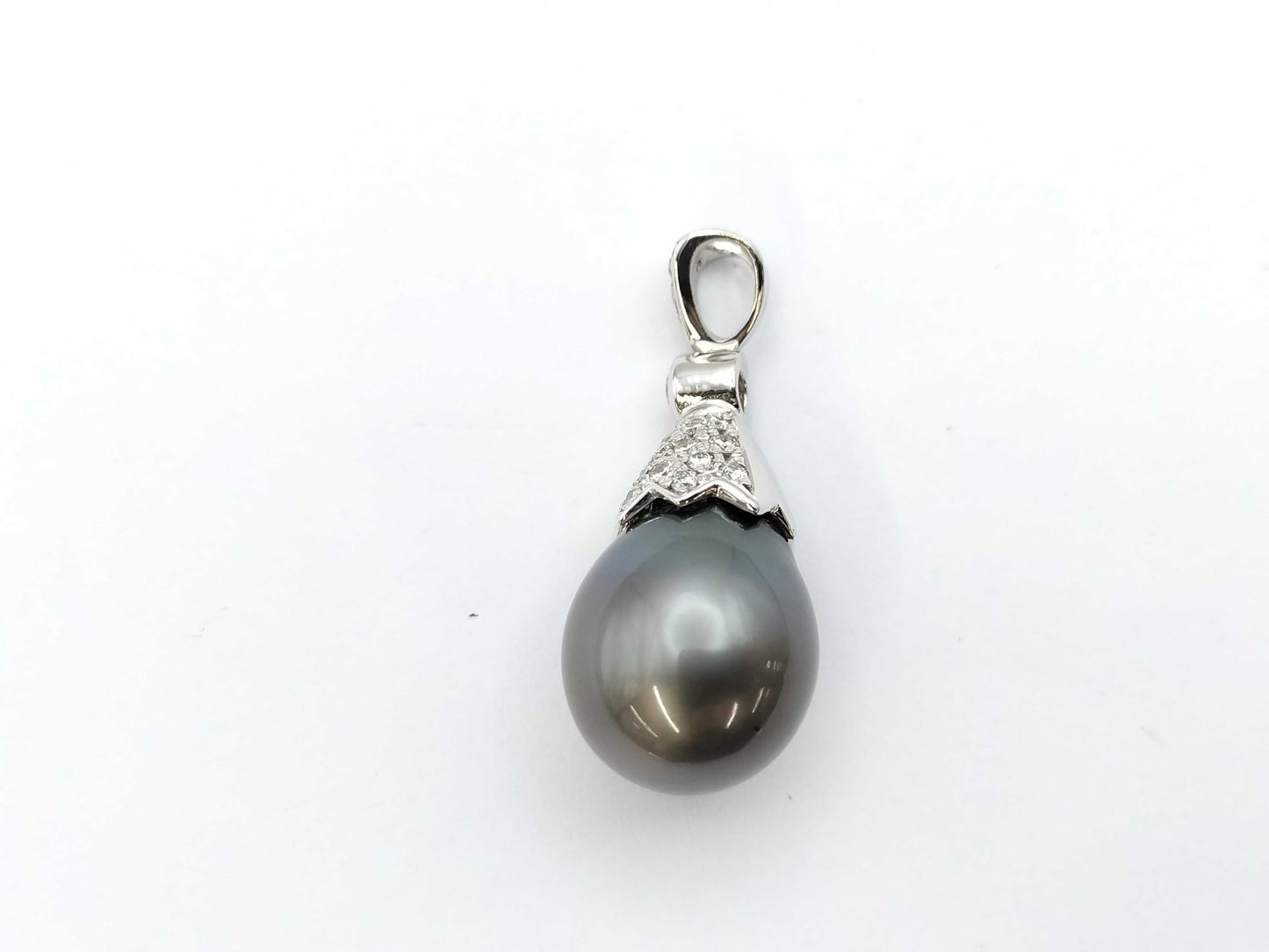 Black Butterfly Semi-Round Pearl, Diameter: Approx. 15.0mm x 13.5mm, D0.70ct, 18K White Gold, 7.0g, Pendant Top