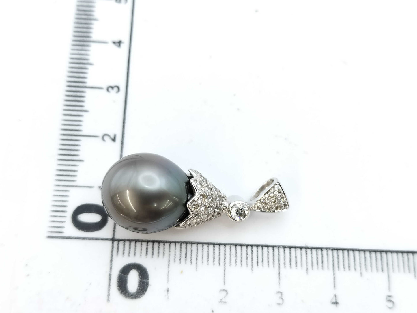 Black Butterfly Semi-Round Pearl, Diameter: Approx. 15.0mm x 13.5mm, D0.70ct, 18K White Gold, 7.0g, Pendant Top