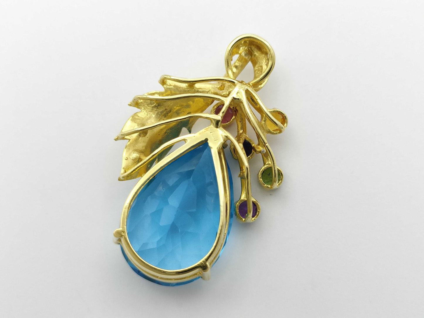 Blue Topaz 750 14.7g Pendant Top