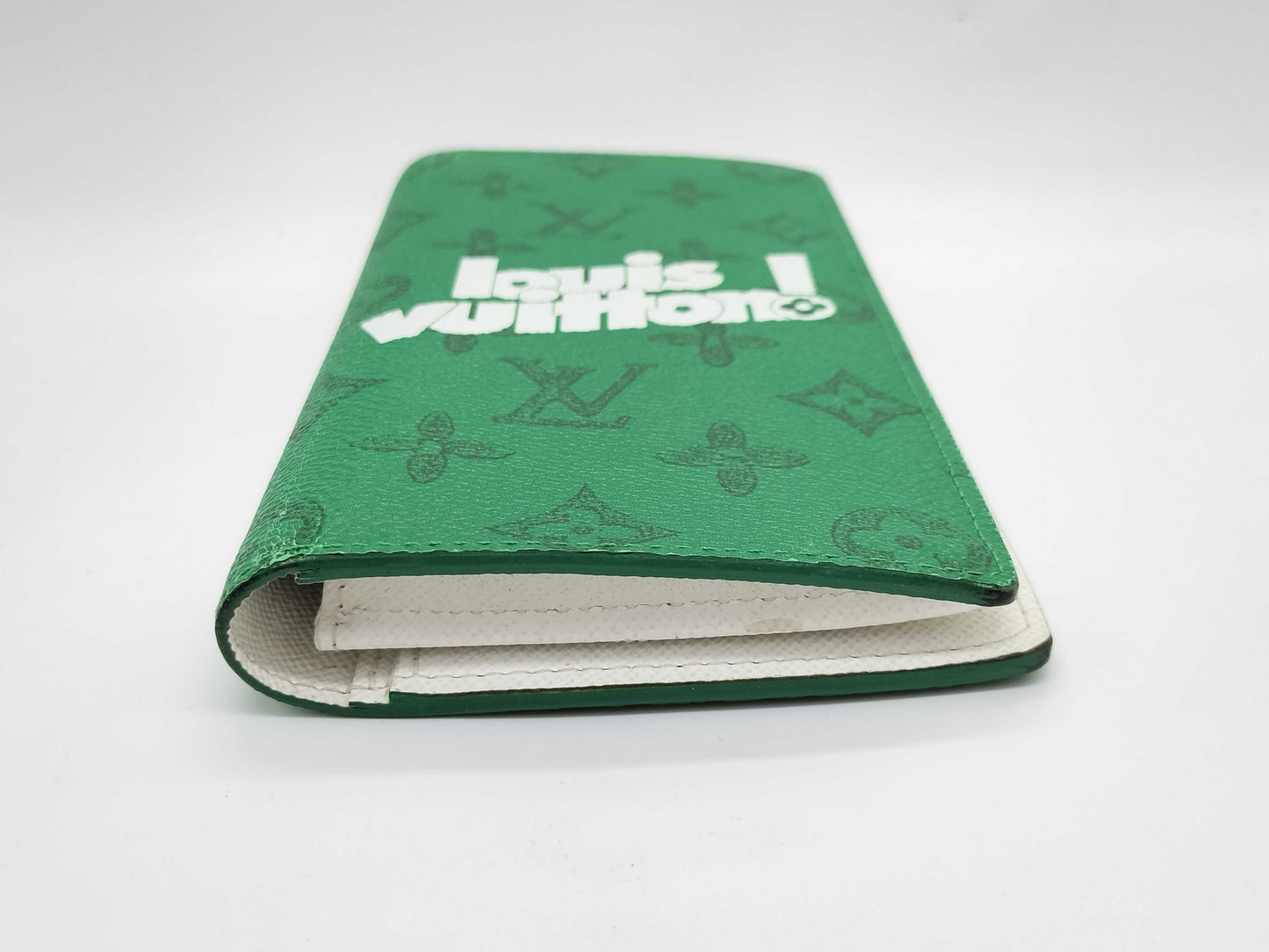 LOUIS VUITTON RFID Verified Louis Vuitton Everyday LV Portefeuille Brazza Long Wallet Green Wallet