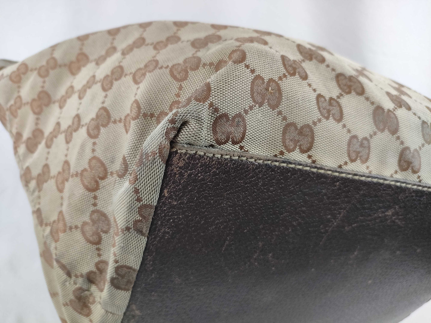 GUCCI GG Canvas Handbag, Nylon Fabric, Size 131.230