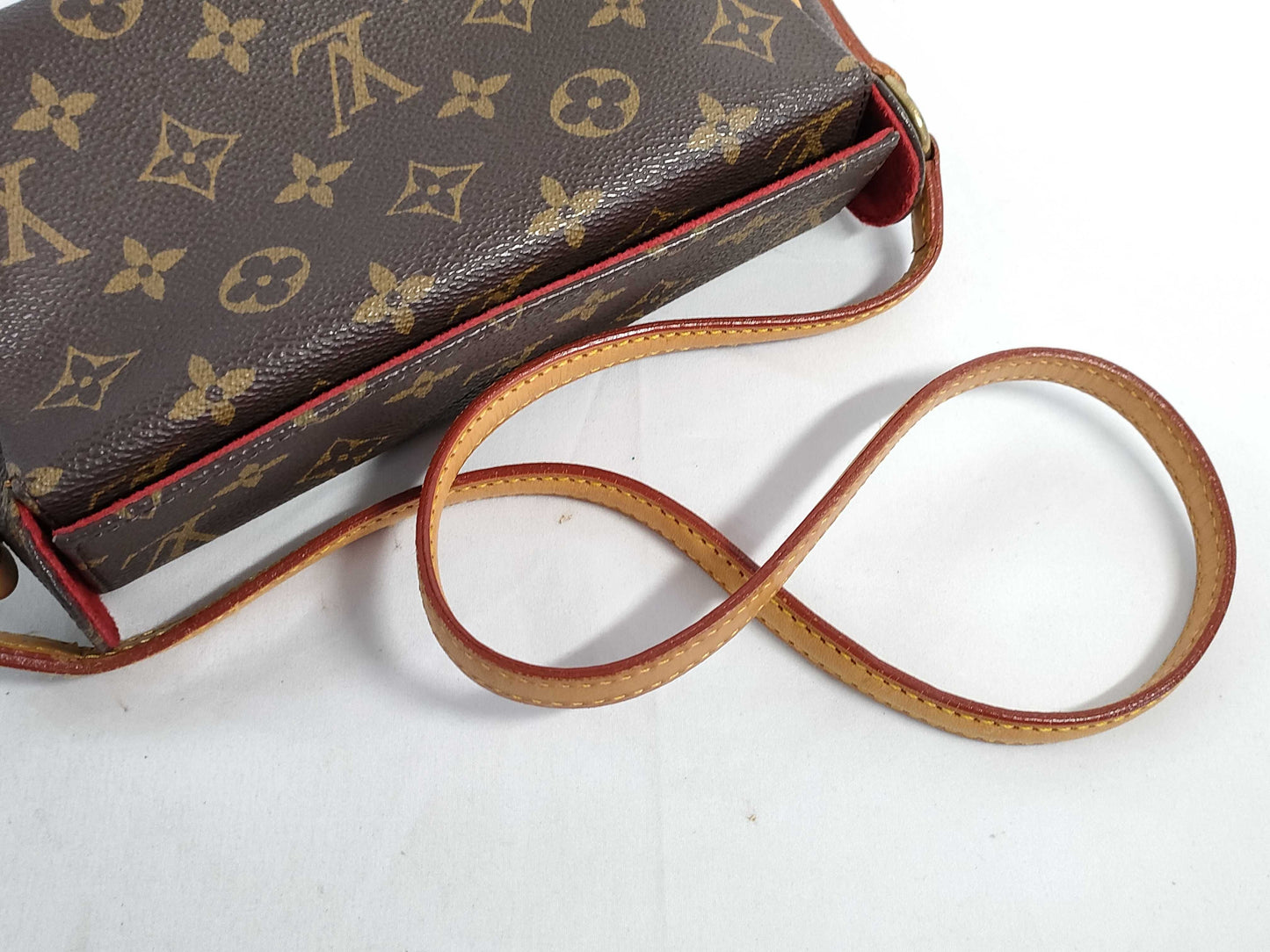 LOUIS VUITTON Monogram Louis Vuitton Shoulder Bag