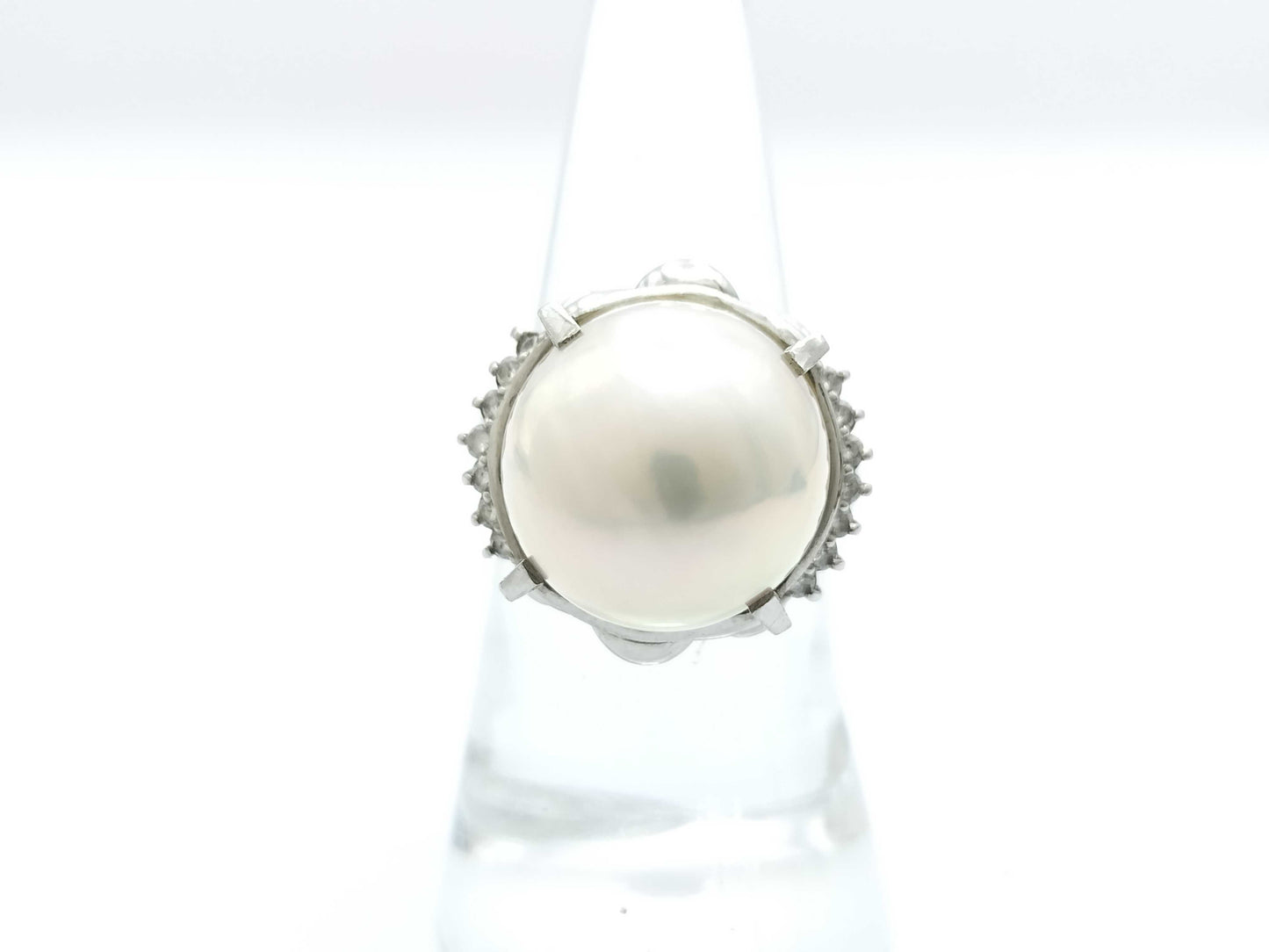 Semi-round pearl, diameter approximately 15.4mm, D0.185ct, PT900, 13.8g, ring