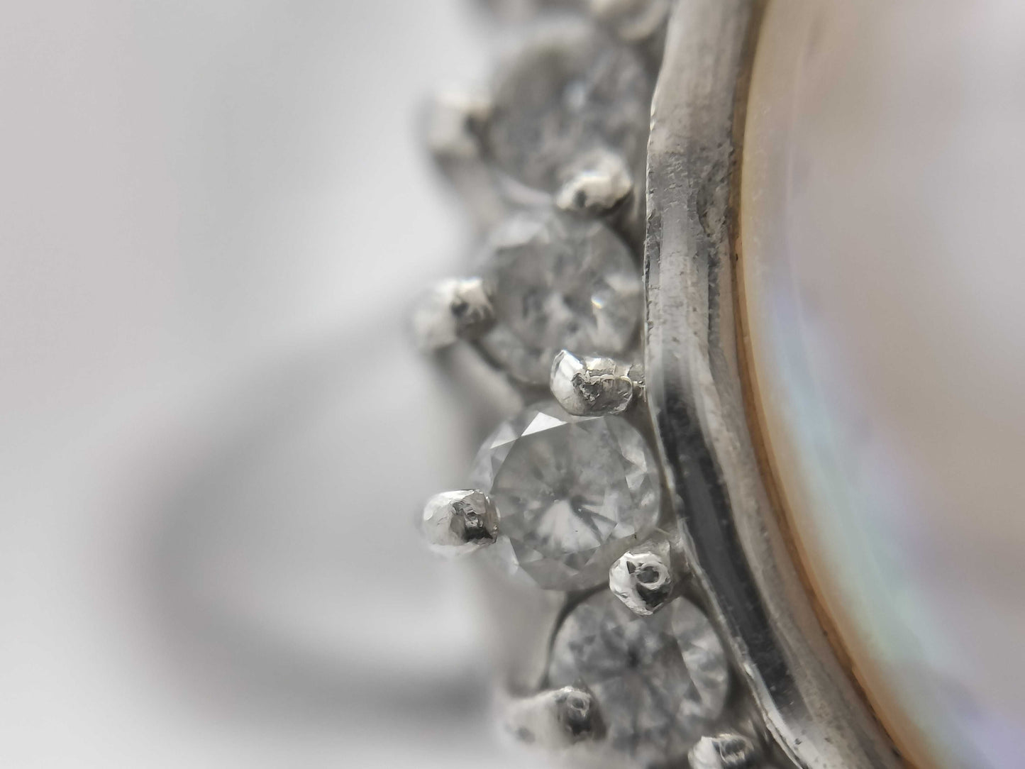 Semi-round pearl, diameter approximately 15.4mm, D0.185ct, PT900, 13.8g, ring