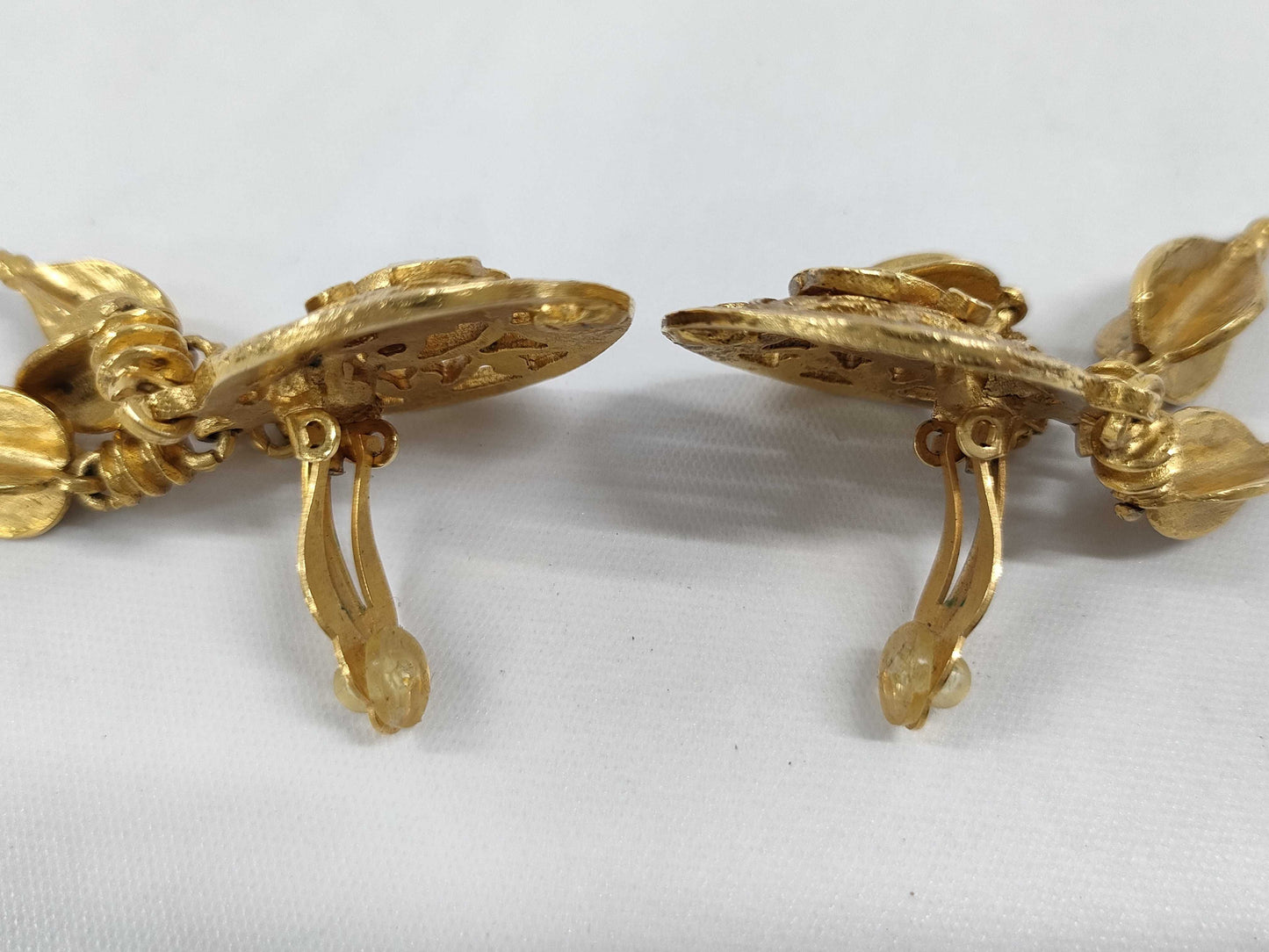 CHANEL CHANEL Earrings 95A Swing Gold Earrings
