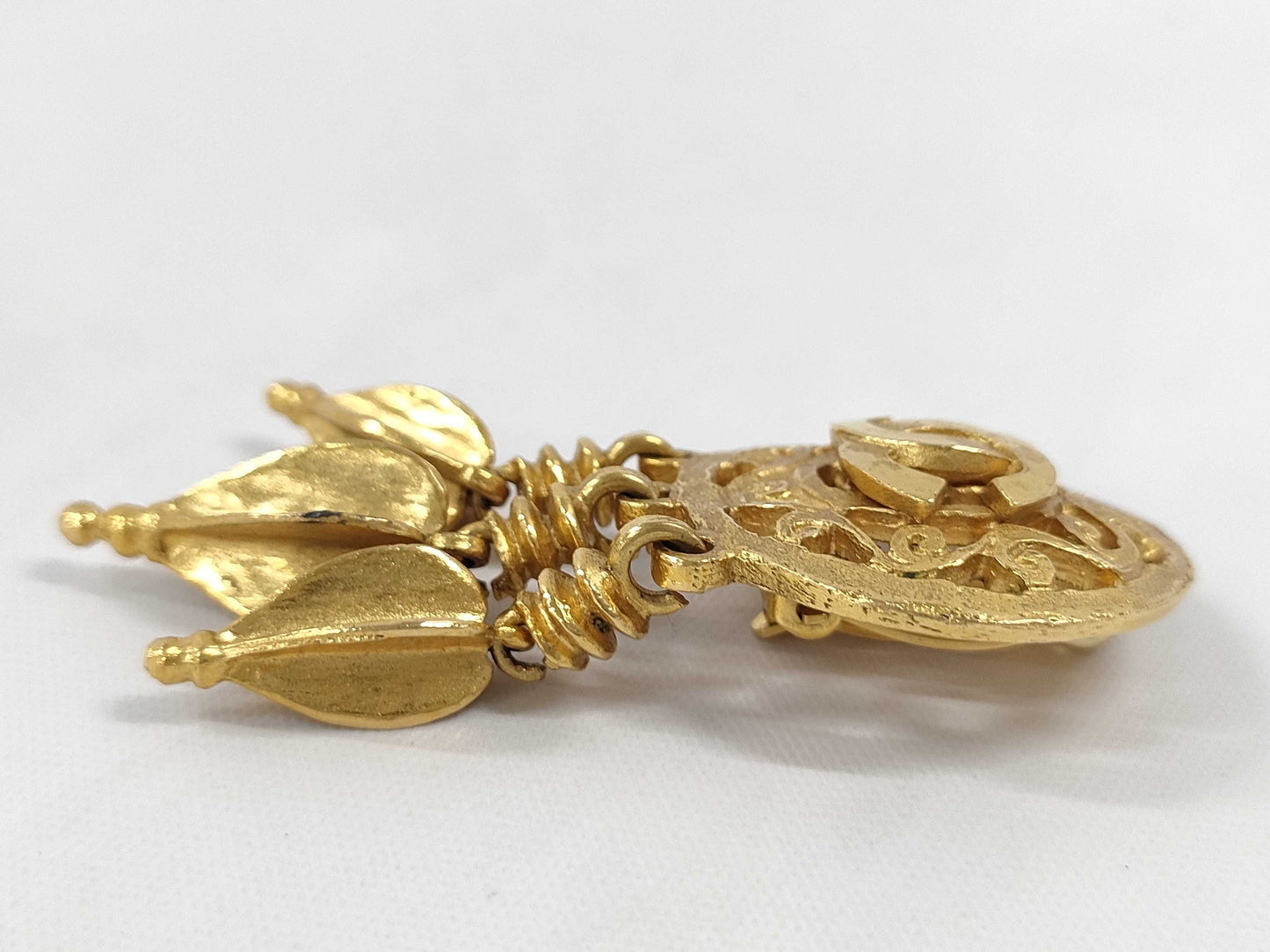 CHANEL CHANEL Earrings 95A Swing Gold Earrings