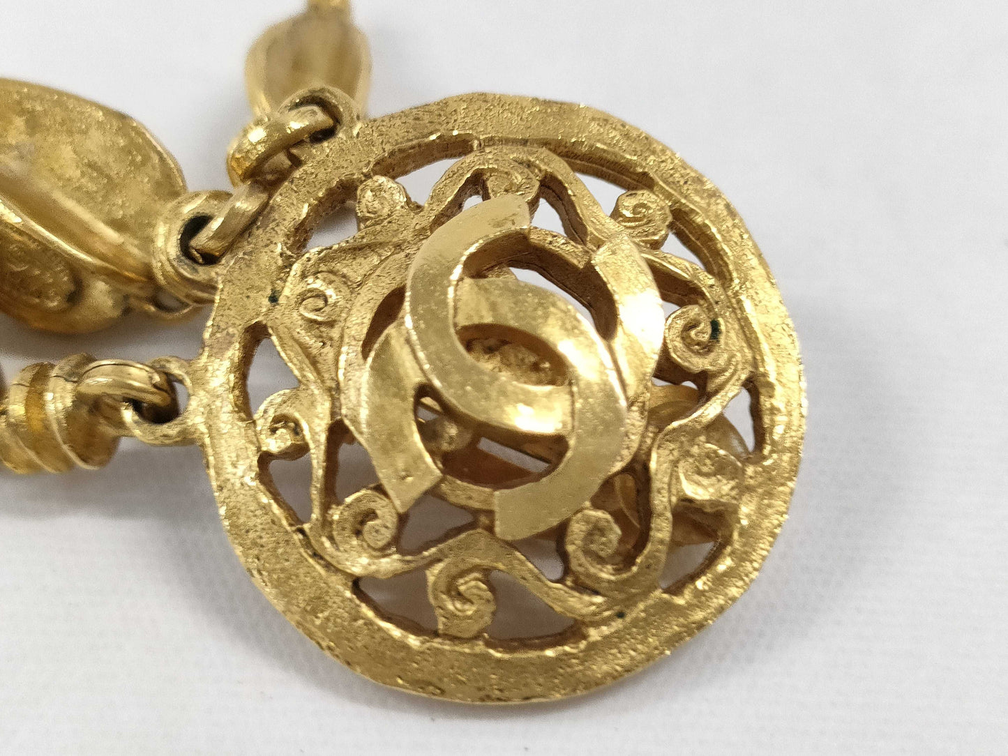 CHANEL CHANEL Earrings 95A Swing Gold Earrings