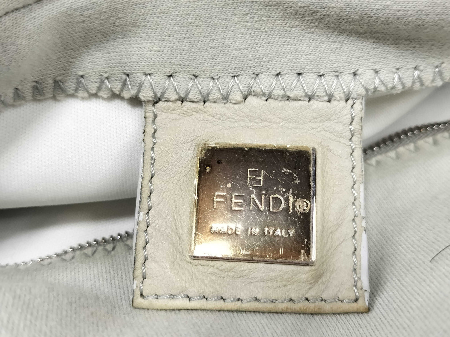 FENDI Mamma Fendi One-Shoulder Mamma Bucket Handbag