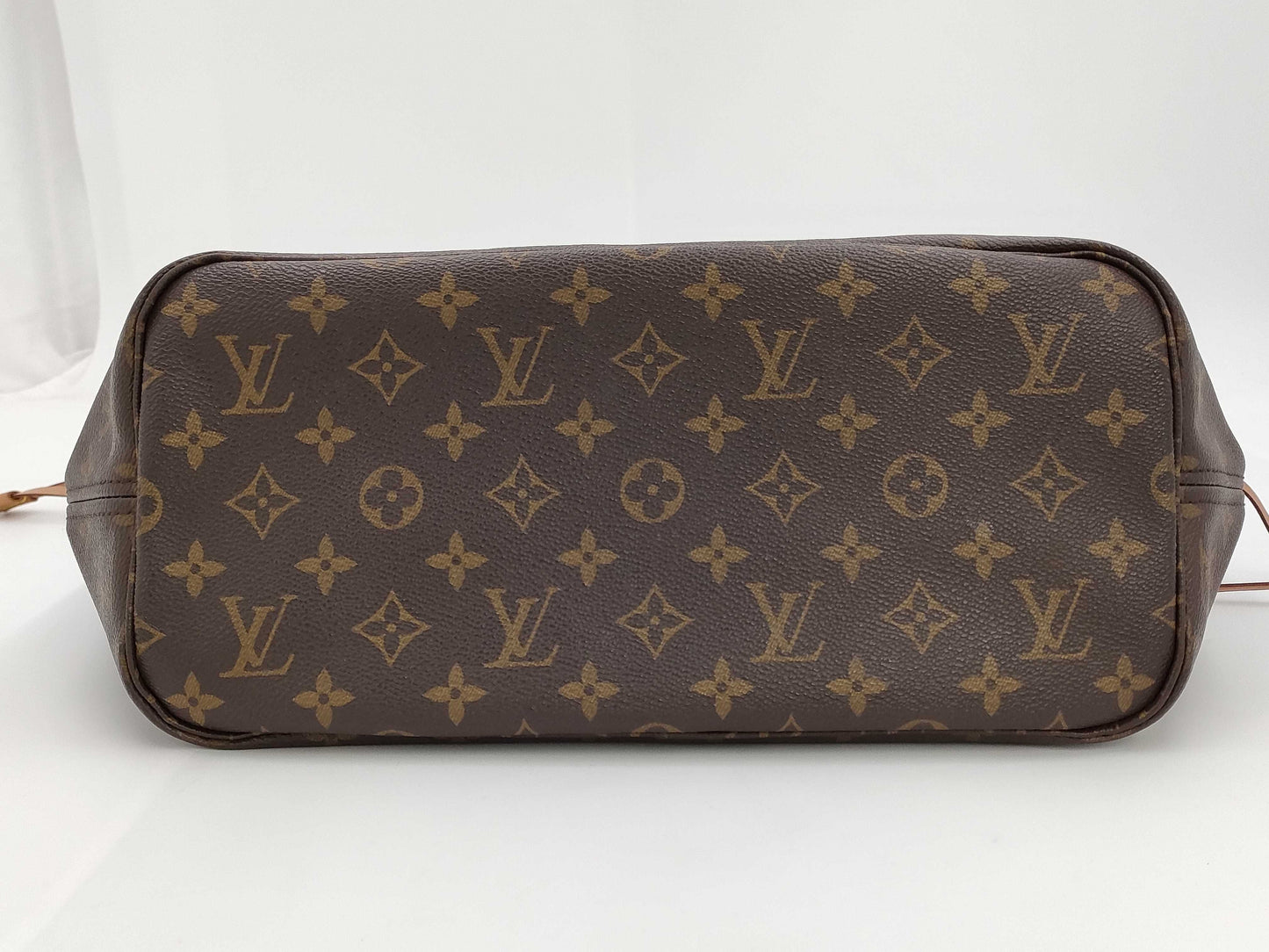 LOUIS VUITTON Monogram Neverfull MM Tote Bag