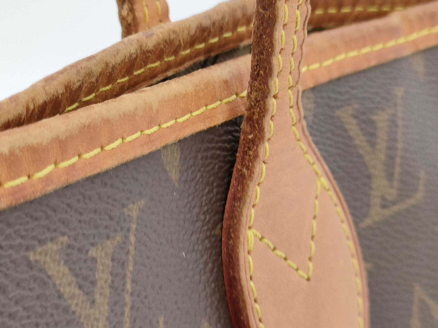 LOUIS VUITTON Monogram Neverfull MM Tote Bag