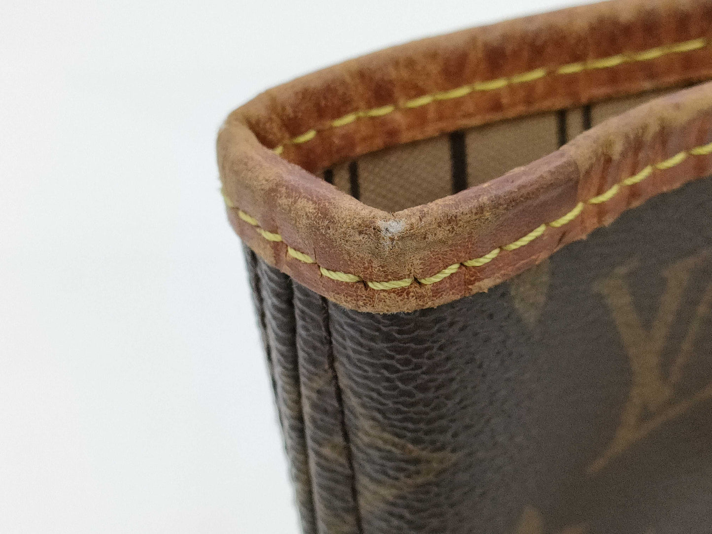 LOUIS VUITTON Monogram Neverfull MM Tote Bag