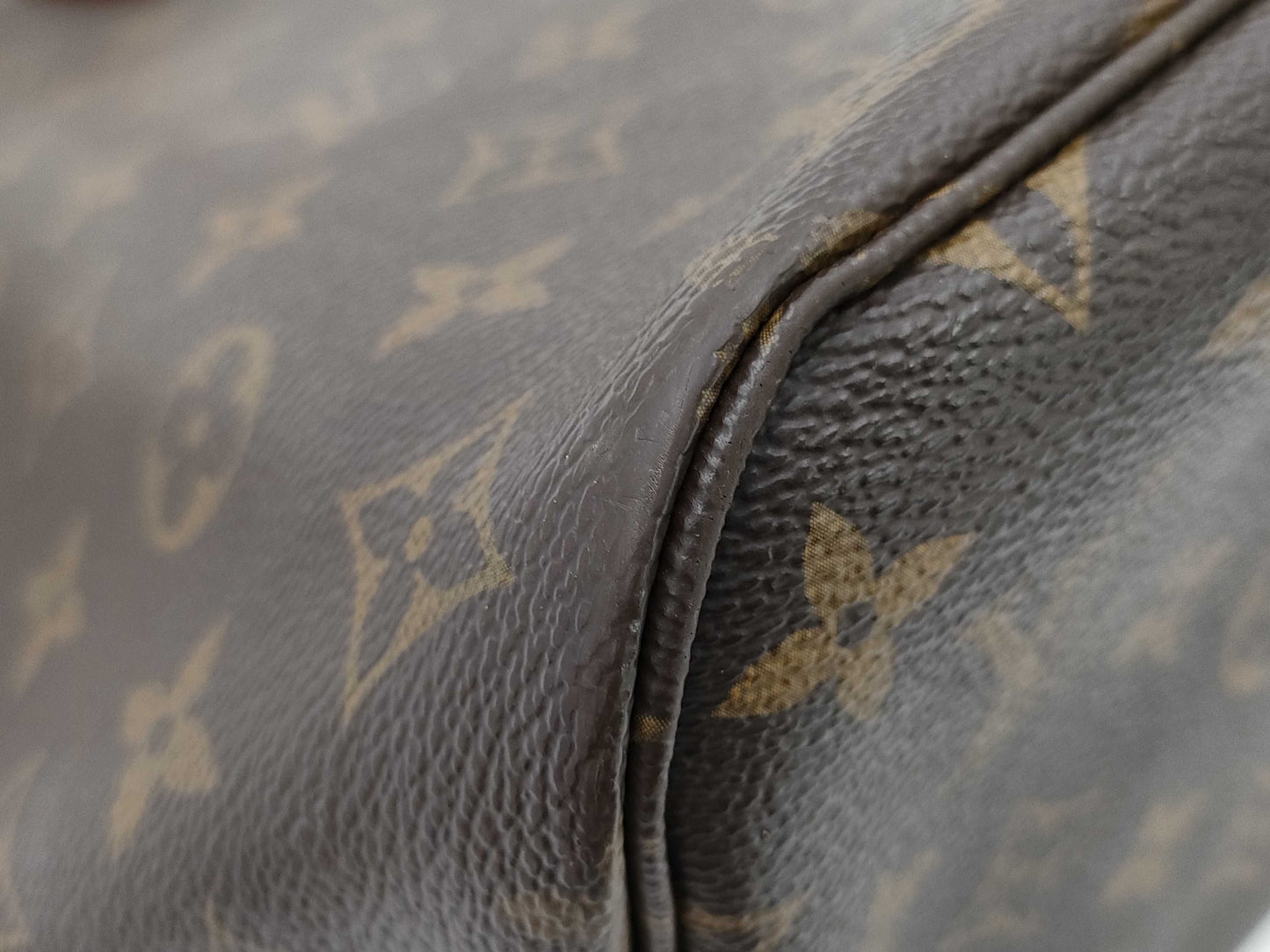 LOUIS VUITTON Monogram Neverfull MM Tote Bag
