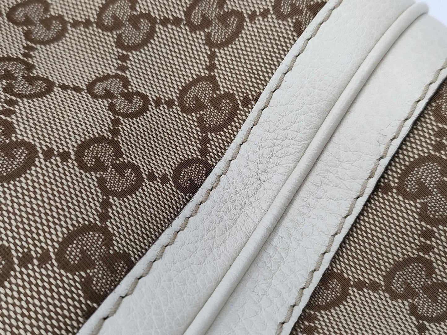 GUCCI GG Canvas Gucci 269949 One-Shoulder Bag