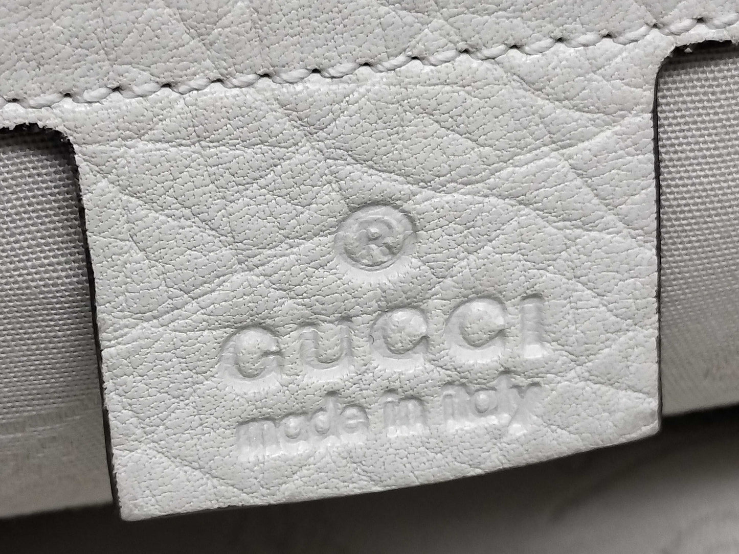 GUCCI GG Canvas Medium Bamboo Bar Tote Bag in Beige/Ivory with Monogram Canvas and Silver