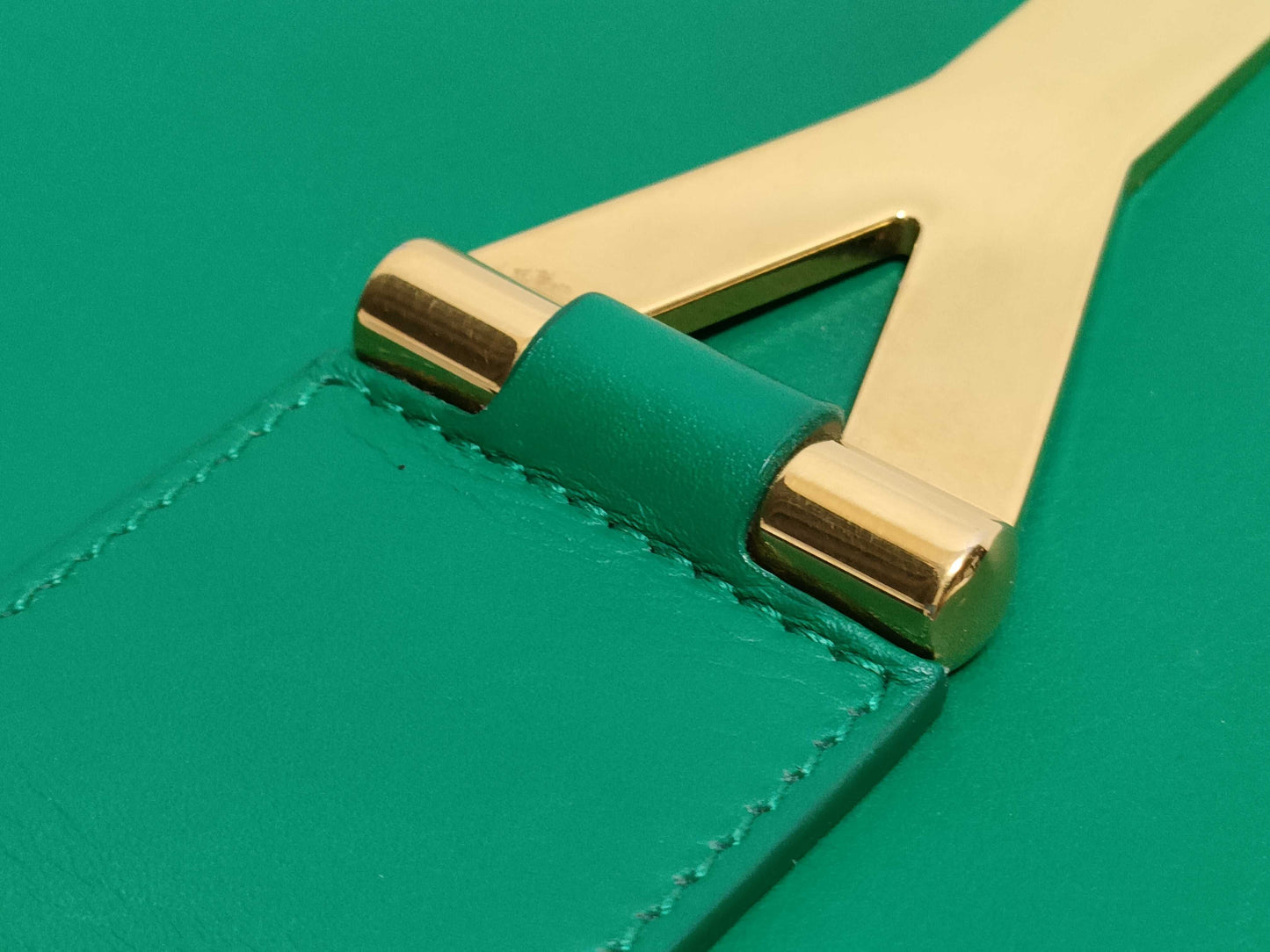 SAINT LAURENT Yves Saint Laurent Classic Ligne Y Clutch Bag in Green Smooth Calfskin Leather with Gold Accents, 311213, 2020