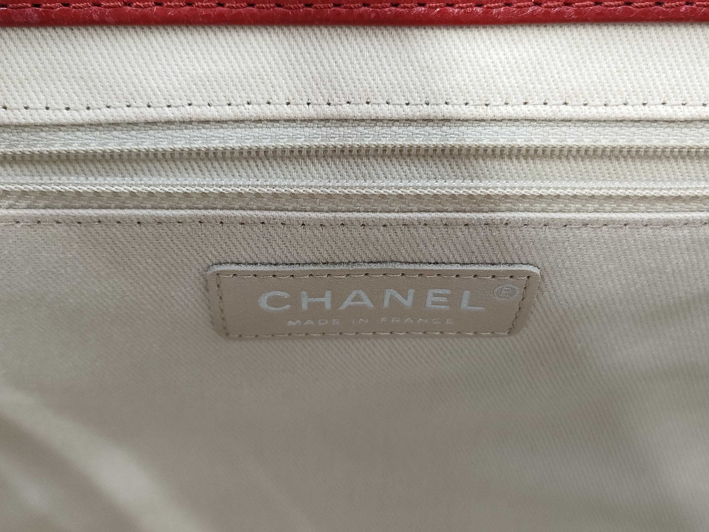 CHANEL CC Frame Chain Tote in Red Quilted Soft Caviar Leather with Silver Hardware, Item Number 17571728