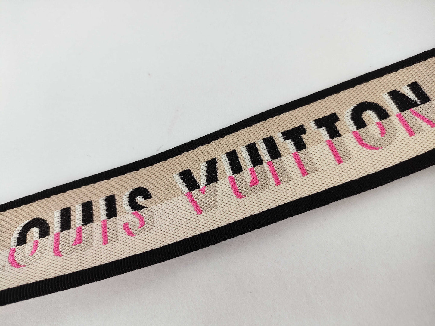 LOUIS VUITTON Louis Vuitton Signature Strap Beige/Black/Pink Signature Canvas Gold Hardware 95*4.5*.05cm Other Accessories