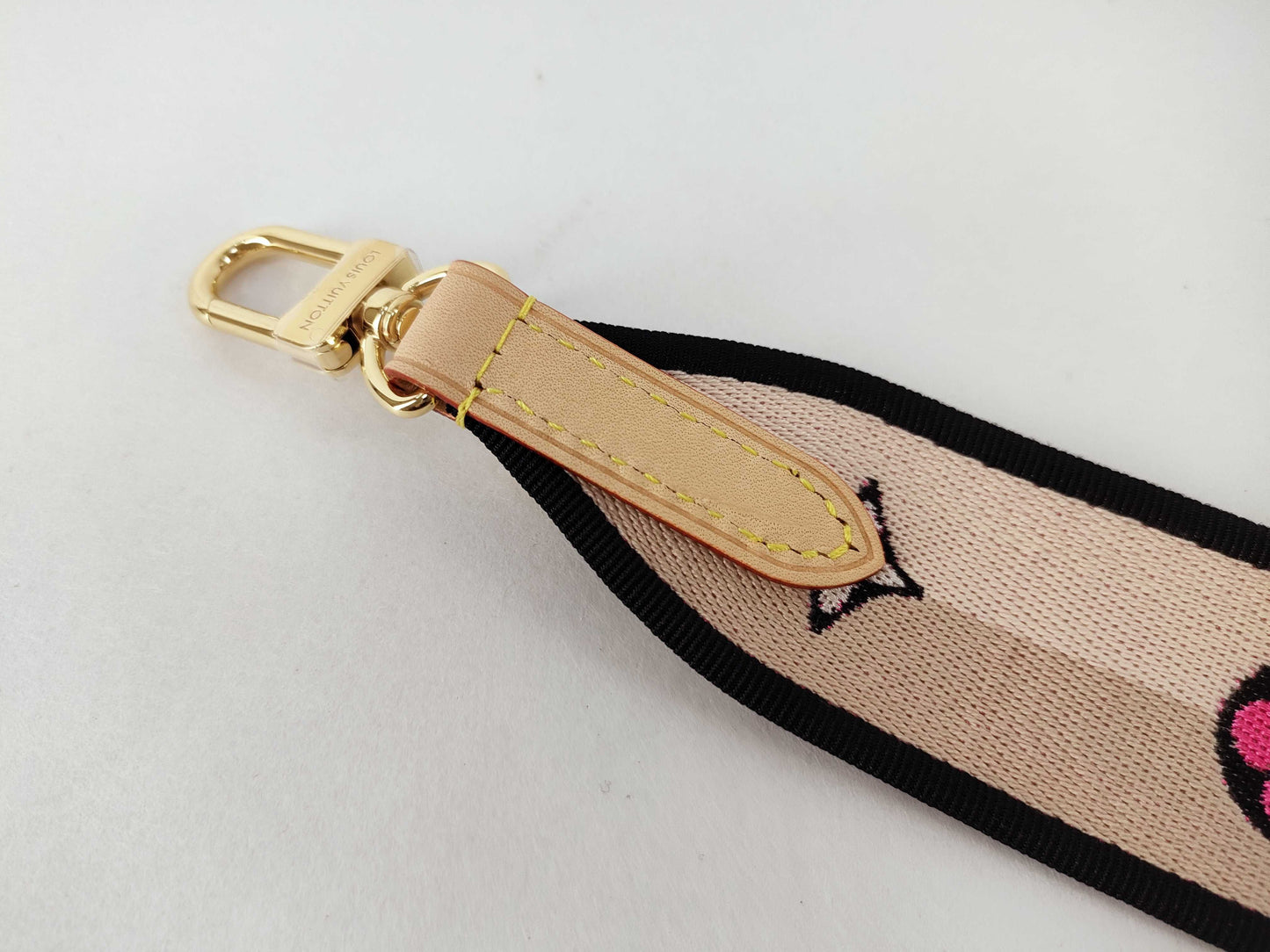 LOUIS VUITTON Louis Vuitton Signature Strap Beige/Black/Pink Signature Canvas Gold Hardware 95*4.5*.05cm Other Accessories