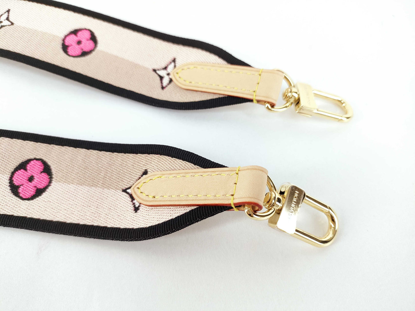 LOUIS VUITTON Louis Vuitton Signature Strap Beige/Black/Pink Signature Canvas Gold Hardware 95*4.5*.05cm Other Accessories