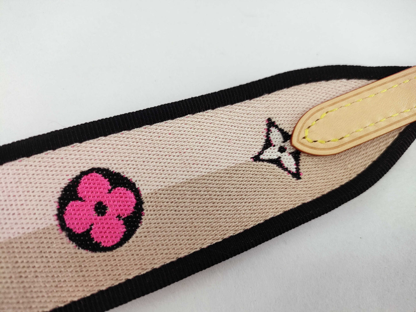 LOUIS VUITTON Louis Vuitton Signature Strap Beige/Black/Pink Signature Canvas Gold Hardware 95*4.5*.05cm Other Accessories