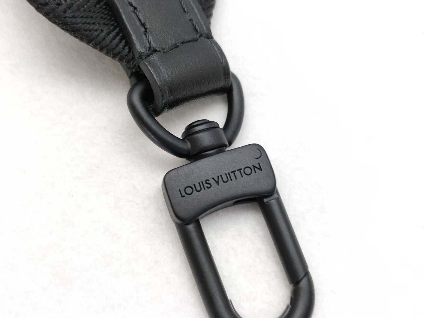 LOUIS VUITTON Louis Vuitton Signature Adjustable Strap, Black with Black Hardware, 95*4.5*0.5cm Strap