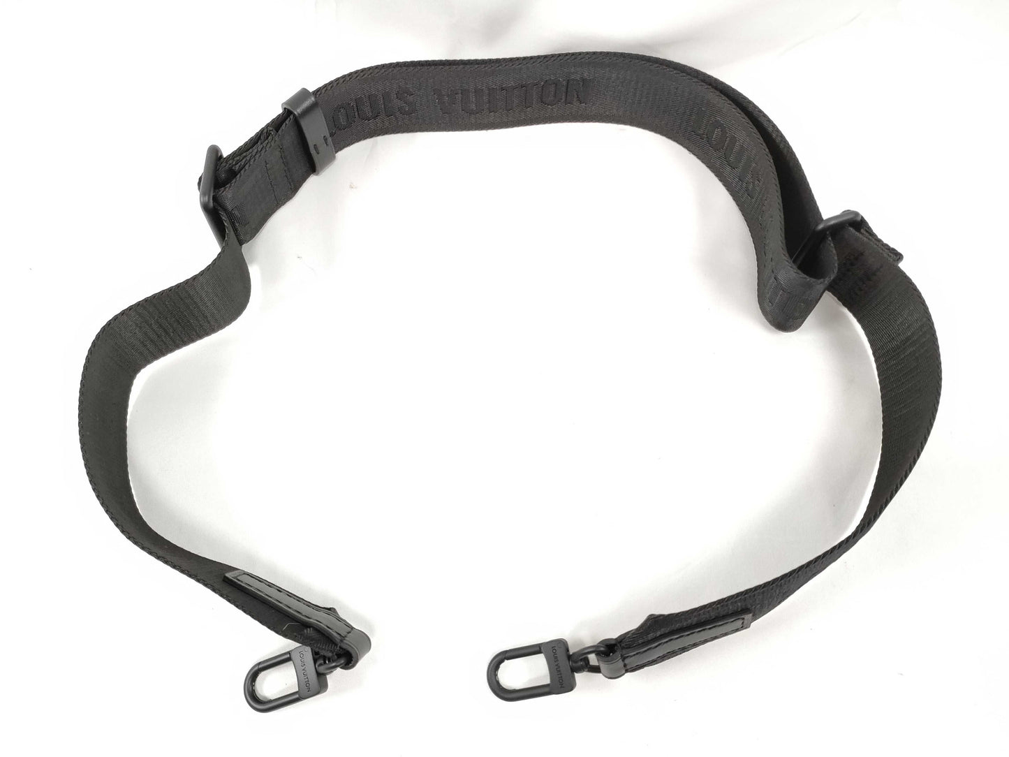 LOUIS VUITTON Louis Vuitton Signature Adjustable Strap Black with Black Hardware 95*4.5*0.5cm Strap