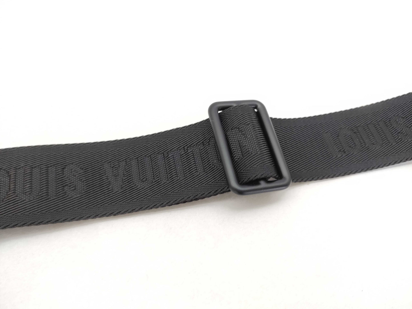 LOUIS VUITTON Louis Vuitton Signature Adjustable Strap Black with Black Hardware 95*4.5*0.5cm Strap