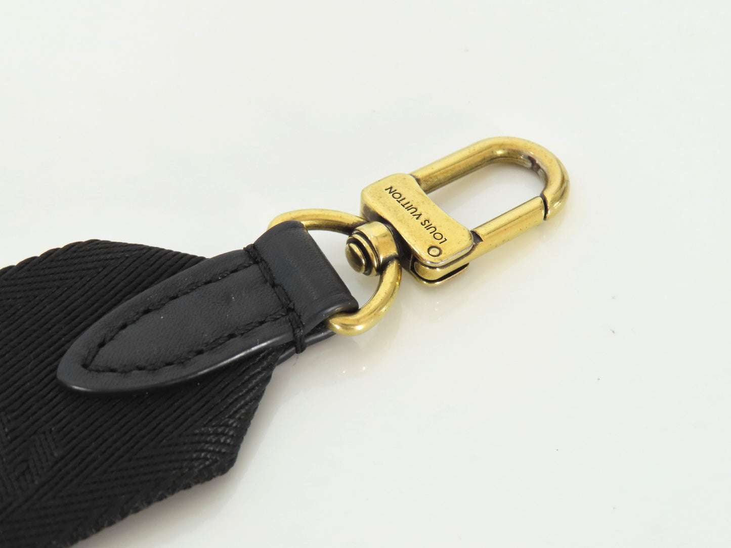 LOUIS VUITTON Louis Vuitton Signature Adjustable Strap Black with Gold Hardware 95*4.5*0.5cm Strap