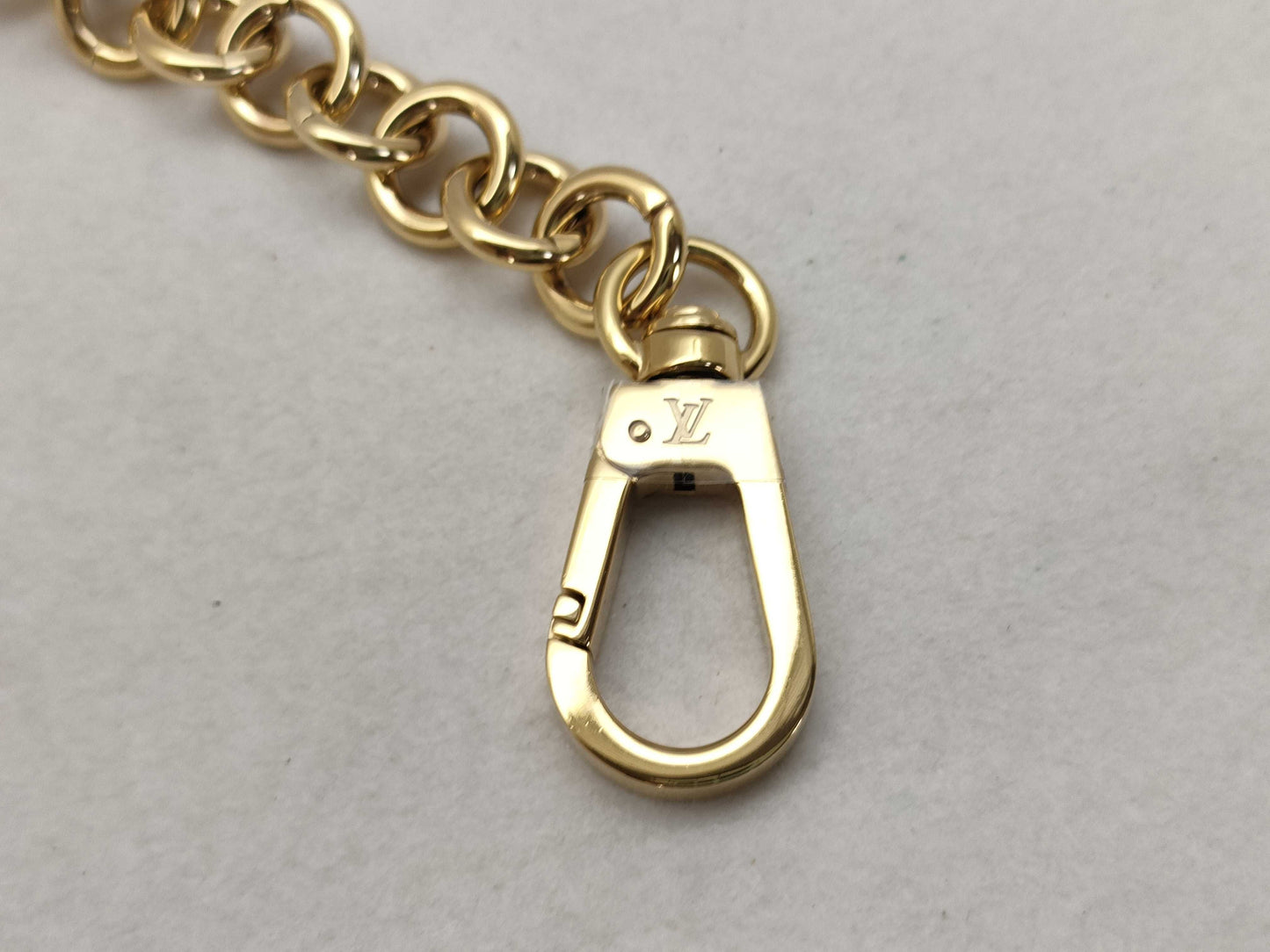 LOUIS VUITTON Gold Chain Strap with Gold Hardware, 55*1*1cm
