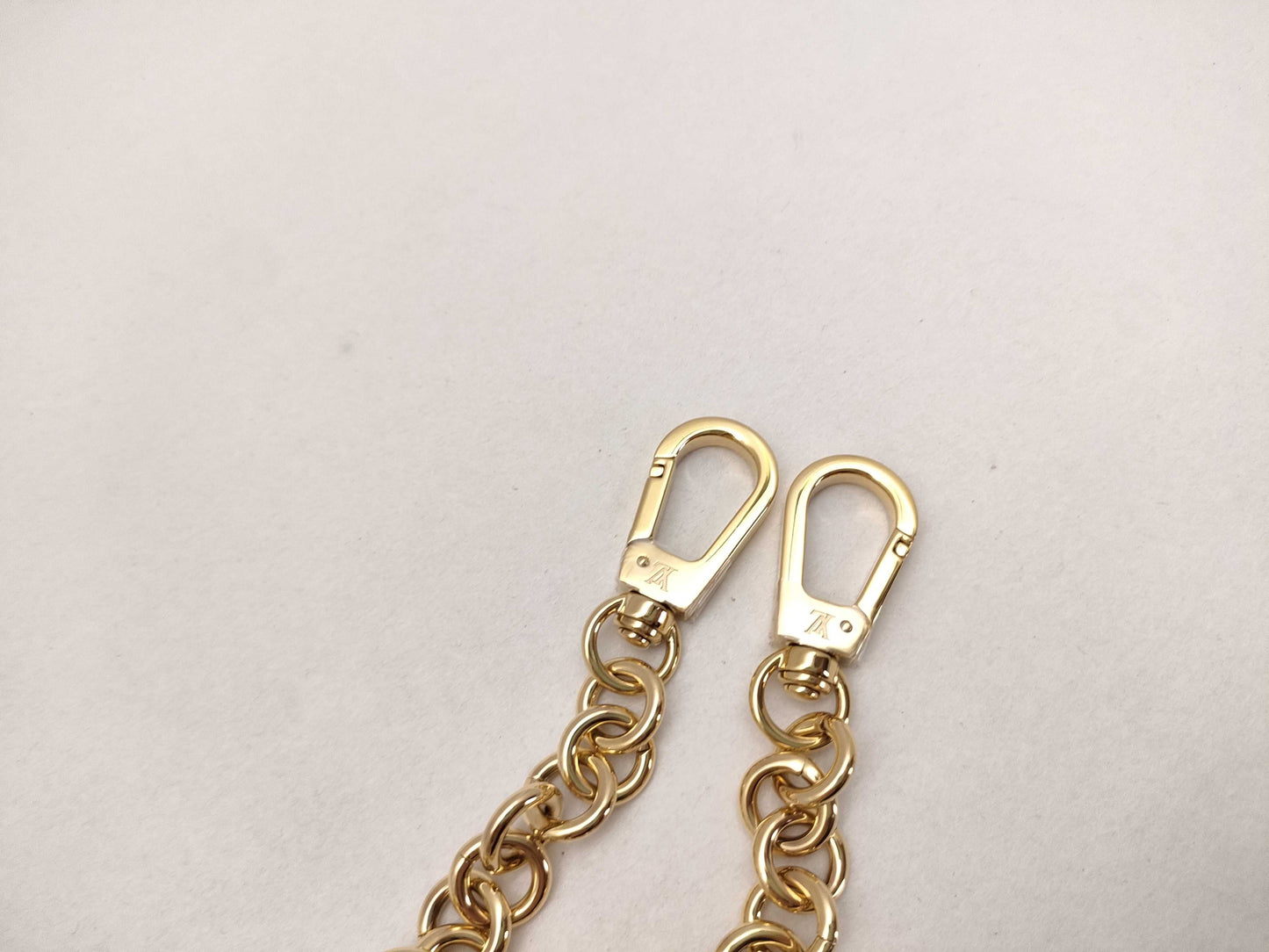 LOUIS VUITTON Gold Chain Strap with Gold Hardware, 55*1*1cm