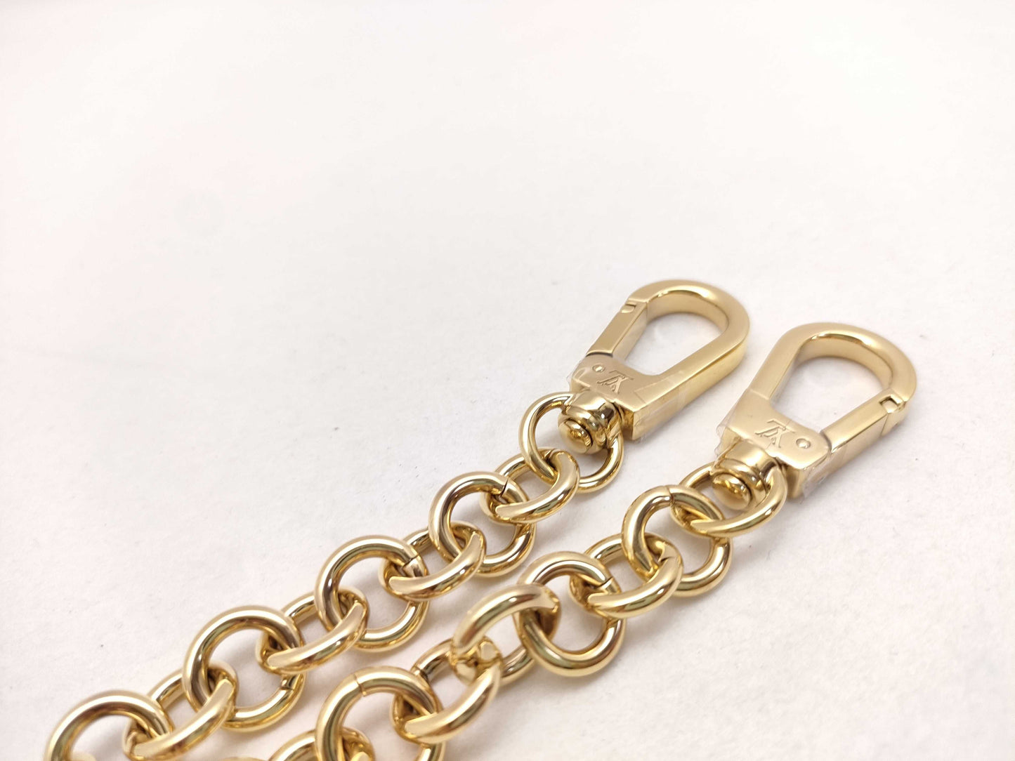 LOUIS VUITTON Gold Chain Strap with Gold Hardware, 55*1*1cm