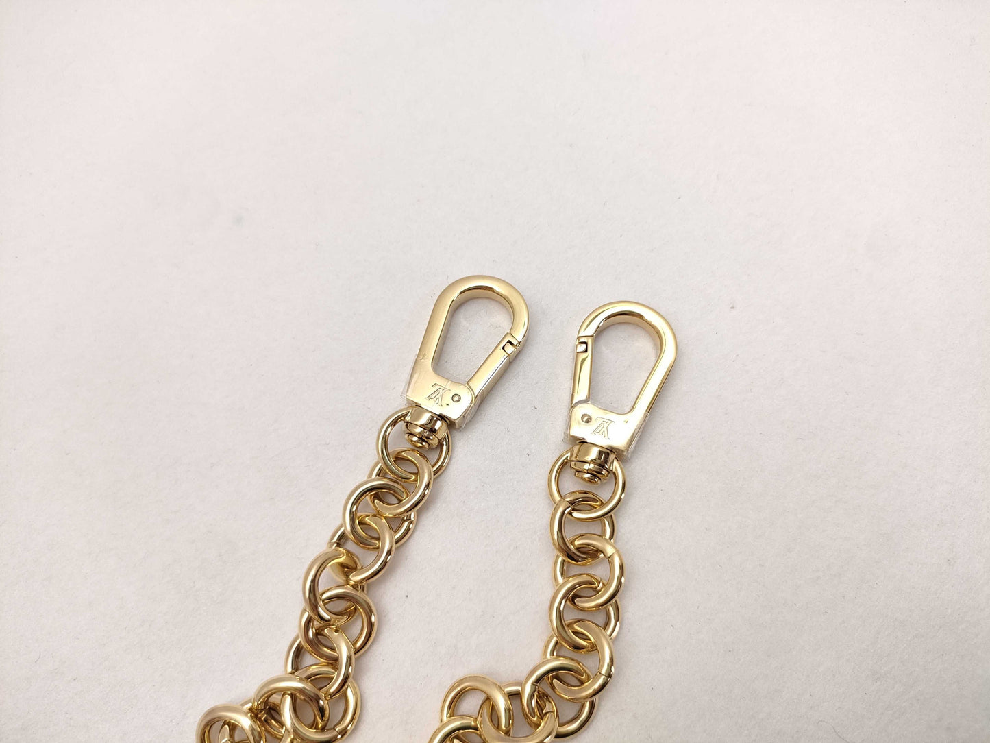 LOUIS VUITTON Gold Chain Strap with Gold Hardware, 55*1*1cm