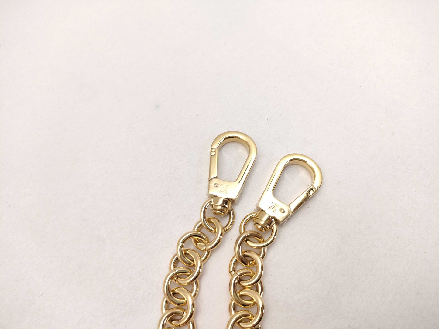 LOUIS VUITTON Gold Chain Strap with Gold Hardware, 55*1*1cm