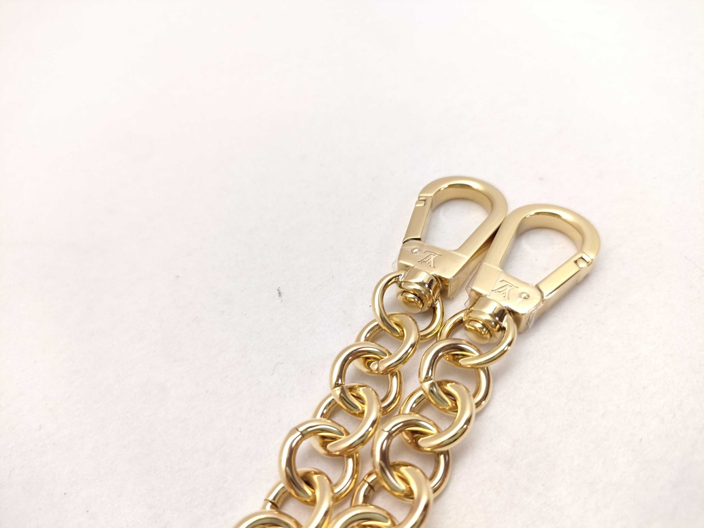 LOUIS VUITTON Gold Chain Strap with Gold Hardware, 55*1*1cm