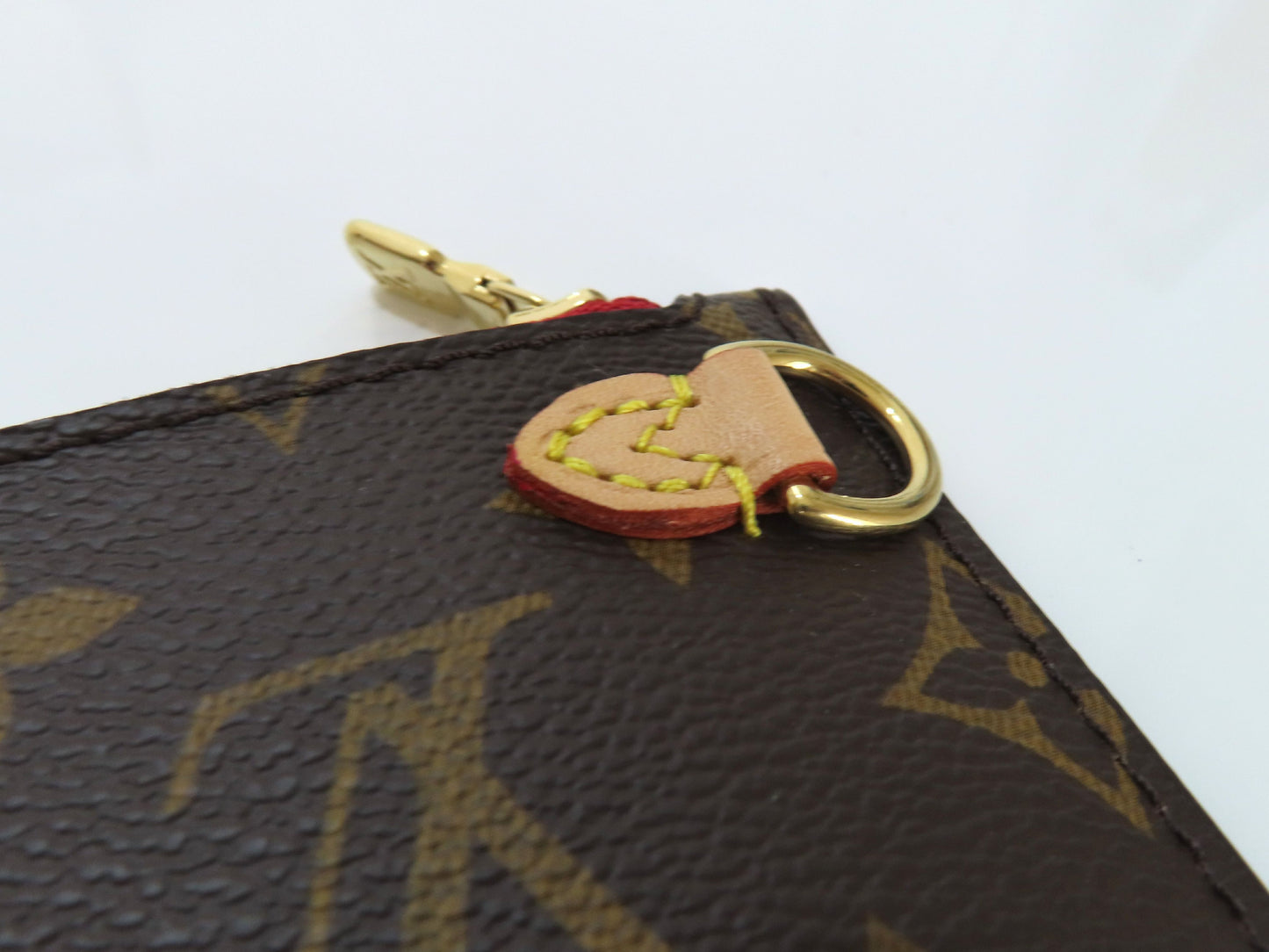 LOUIS VUITTON Unidentified Monogram Louis Vuitton Neverfull Pouch / Brown Monogram Canvas / Gold Hardware Pouch