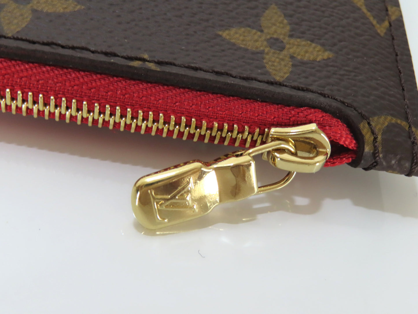 LOUIS VUITTON Unidentified Monogram Louis Vuitton Neverfull Pouch / Brown Monogram Canvas / Gold Hardware Pouch